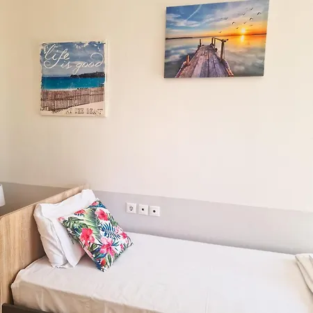 Kalogria Beach Apartments 칼로그리아
