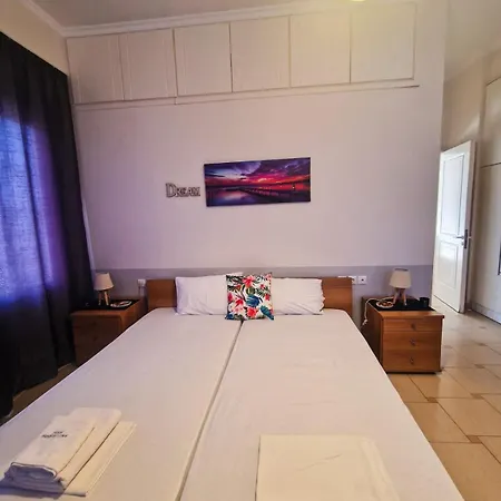 컨트리하우스 Kalogria Beach Apartments