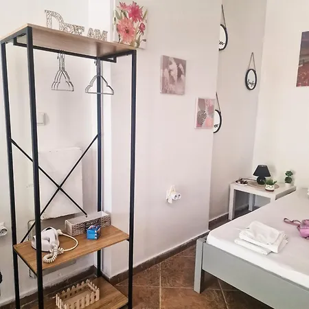 Kalogria Beach Apartments 칼로그리아