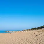 Kalogria Beach Apartments Εξοχικό σπίτι *